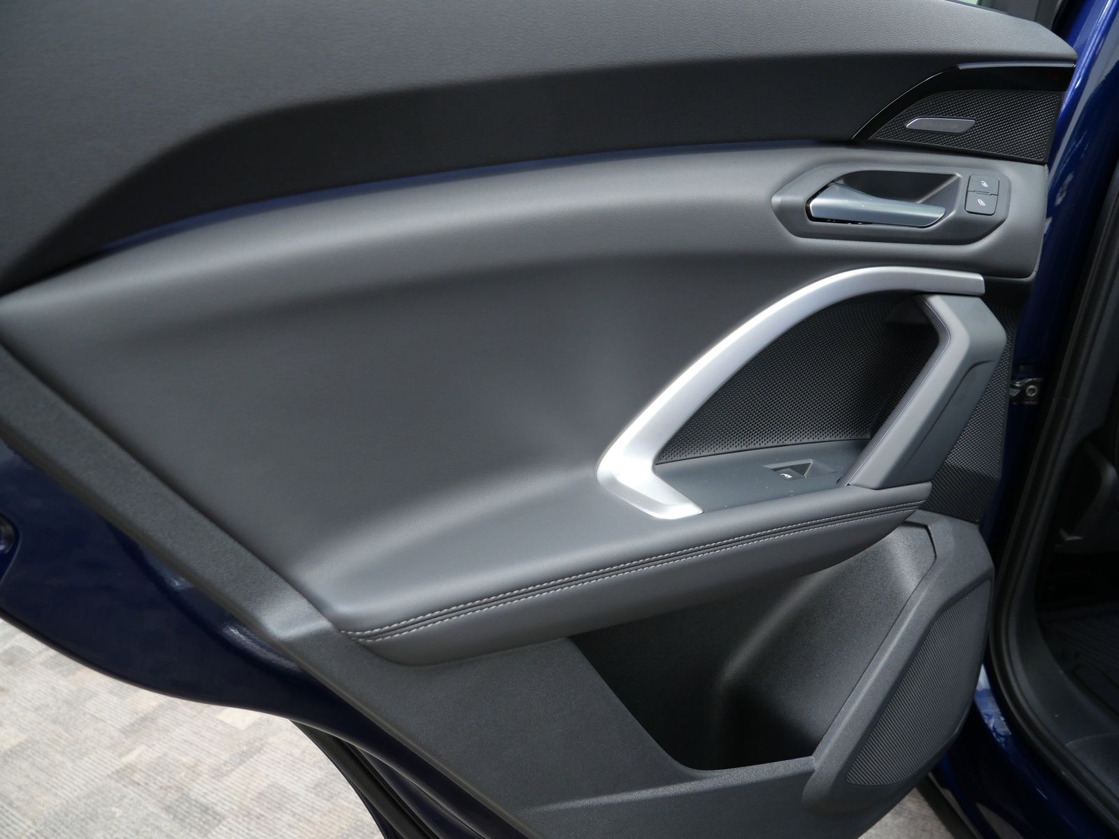 Thumbnail: 2025 Audi Q5 - 13