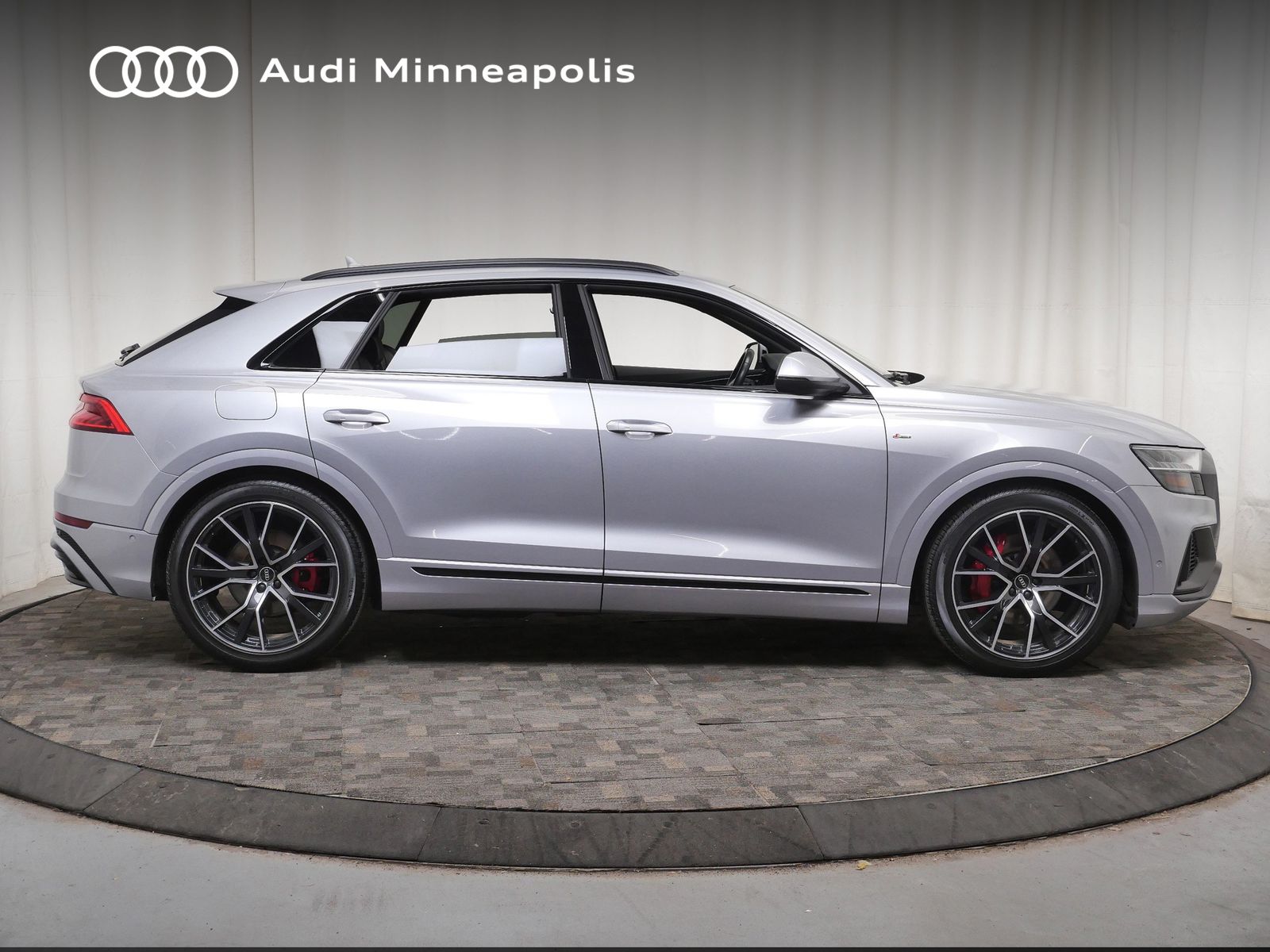 Thumbnail: 2021 Audi Q8 - 9