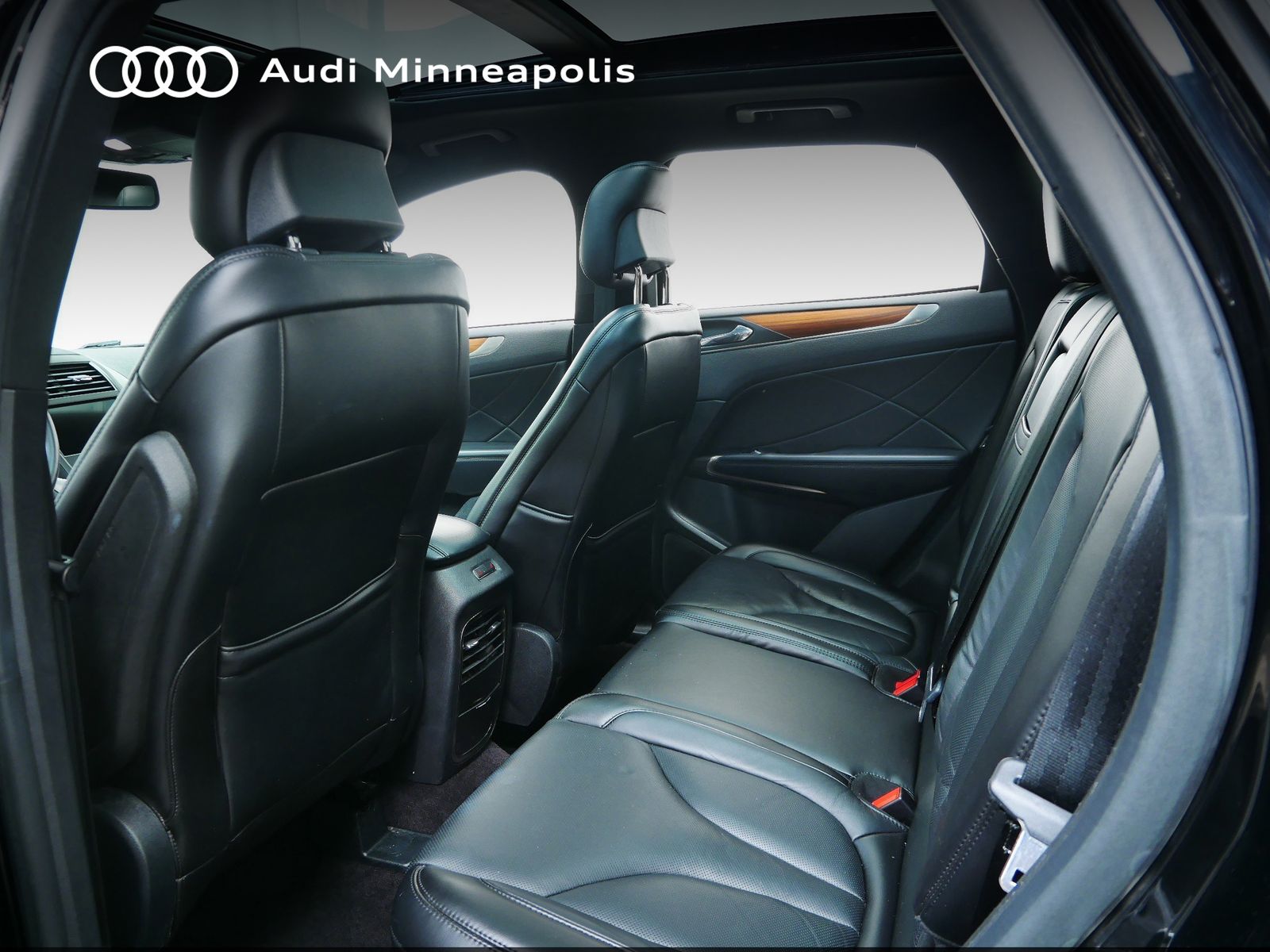 Thumbnail: 2017 Lincoln MKC - 14