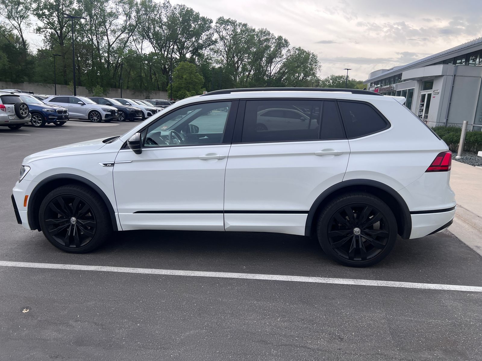 Thumbnail: 2020 Volkswagen Tiguan - 6