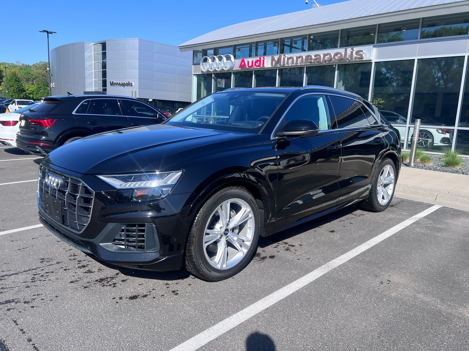 Thumbnail: 2023 Audi Q8 - 1