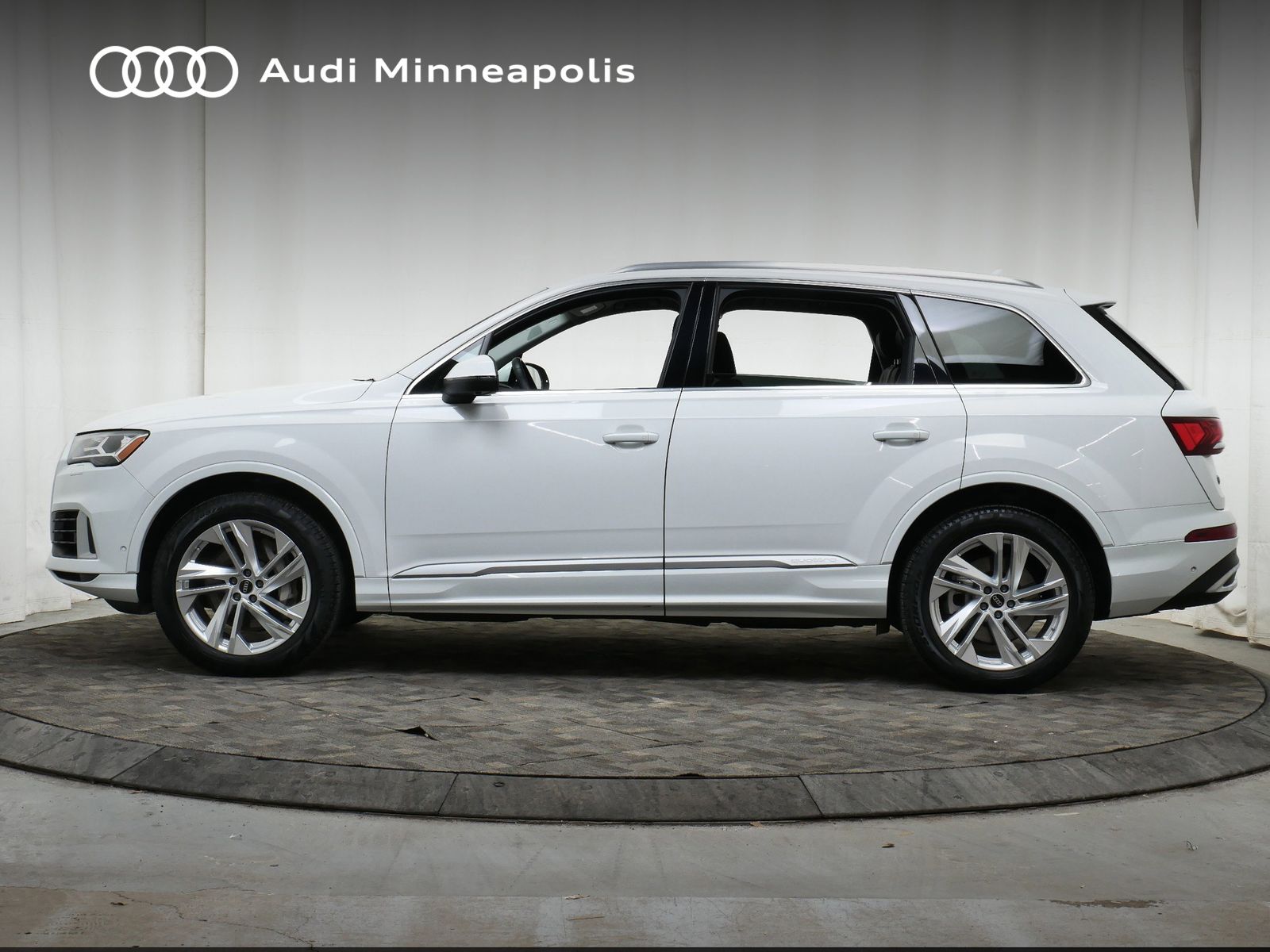 Thumbnail: 2023 Audi Q7 - 3