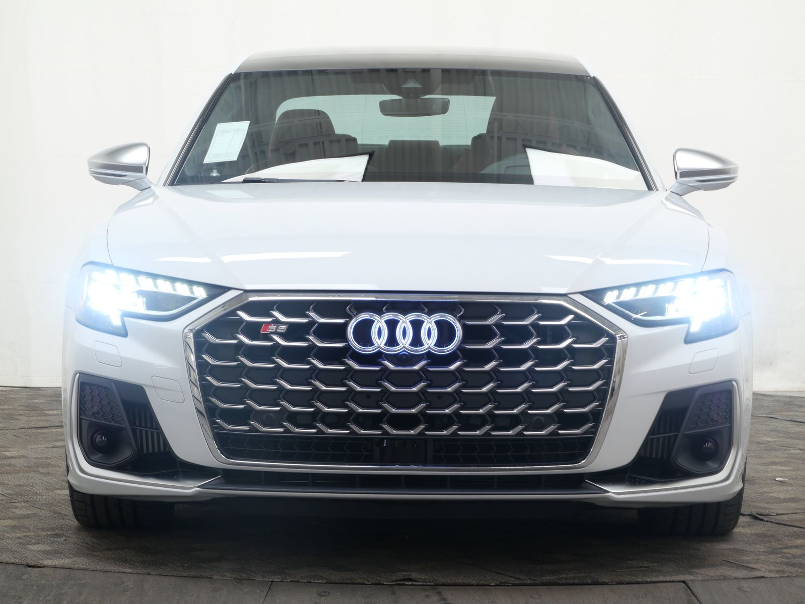 Thumbnail: 2025 Audi S8 - 9