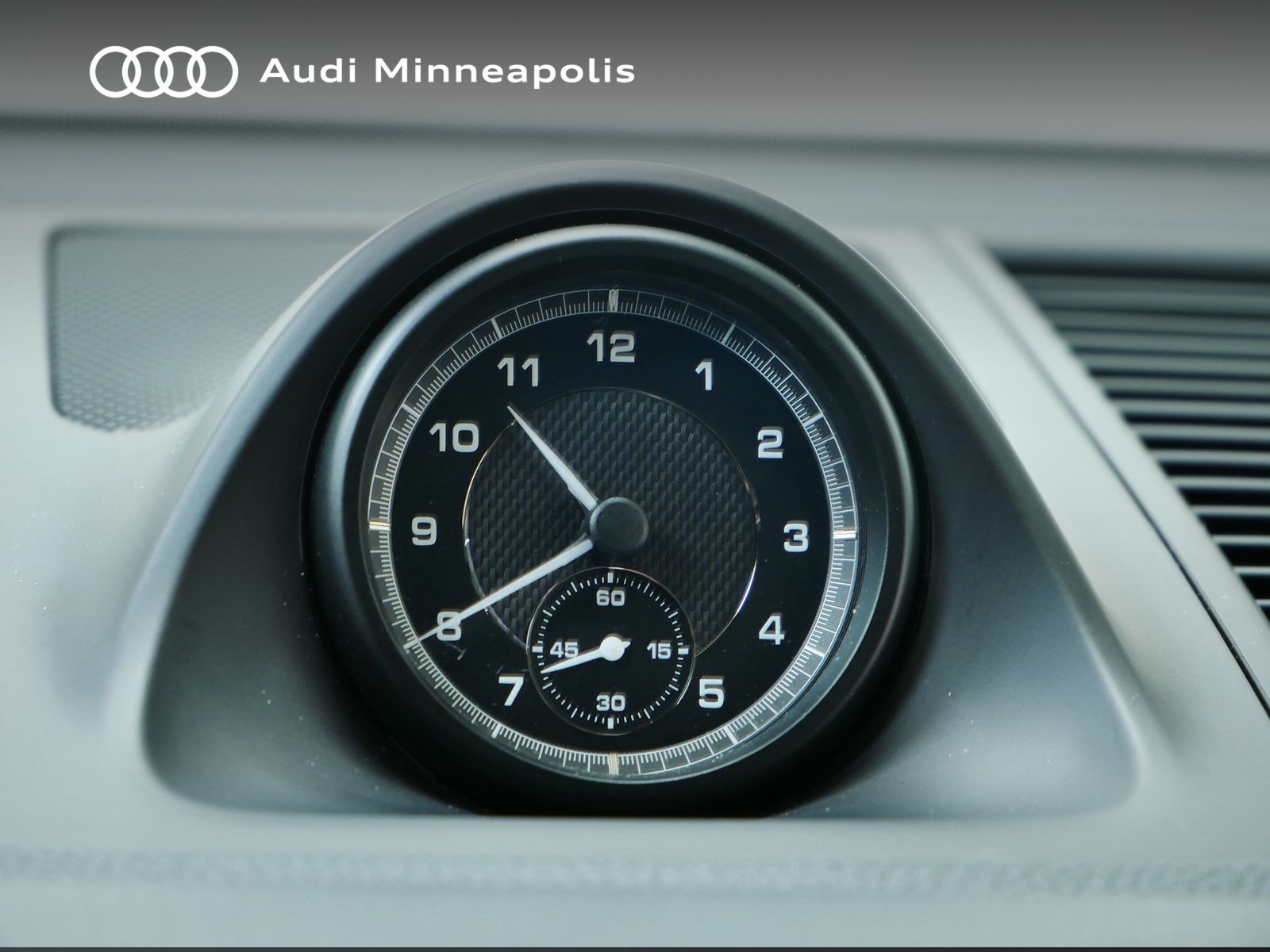 Thumbnail: 2023 Porsche Macan - 23