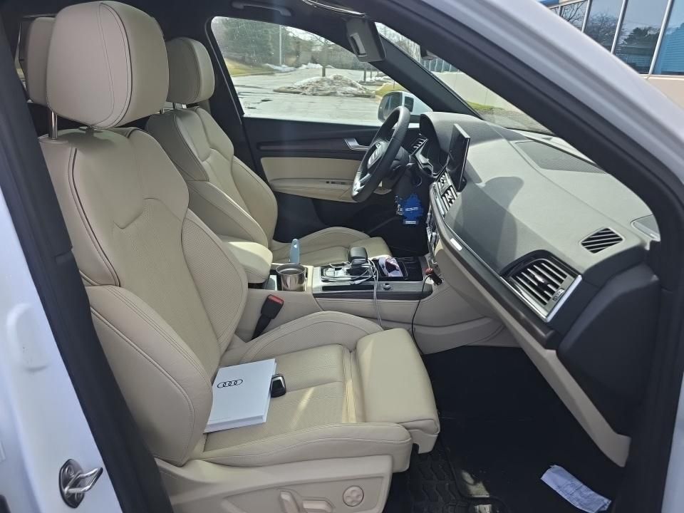 Thumbnail: 2025 Audi Q5 - 8