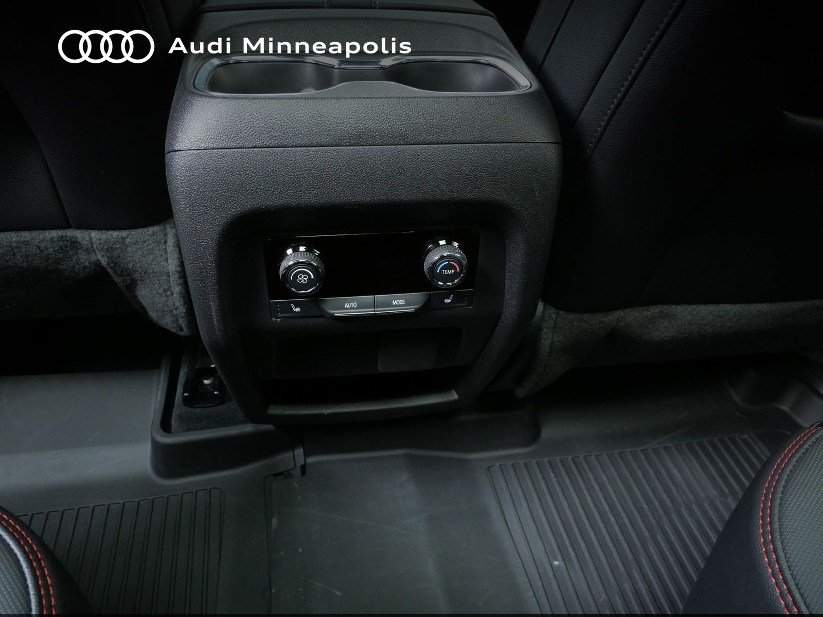 Thumbnail: 2024 Chevrolet Traverse - 16