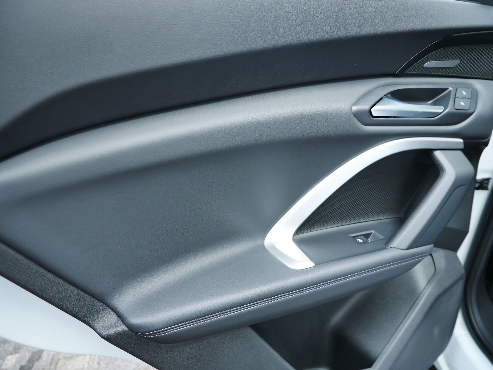 Thumbnail: 2025 Audi Q5 - 13