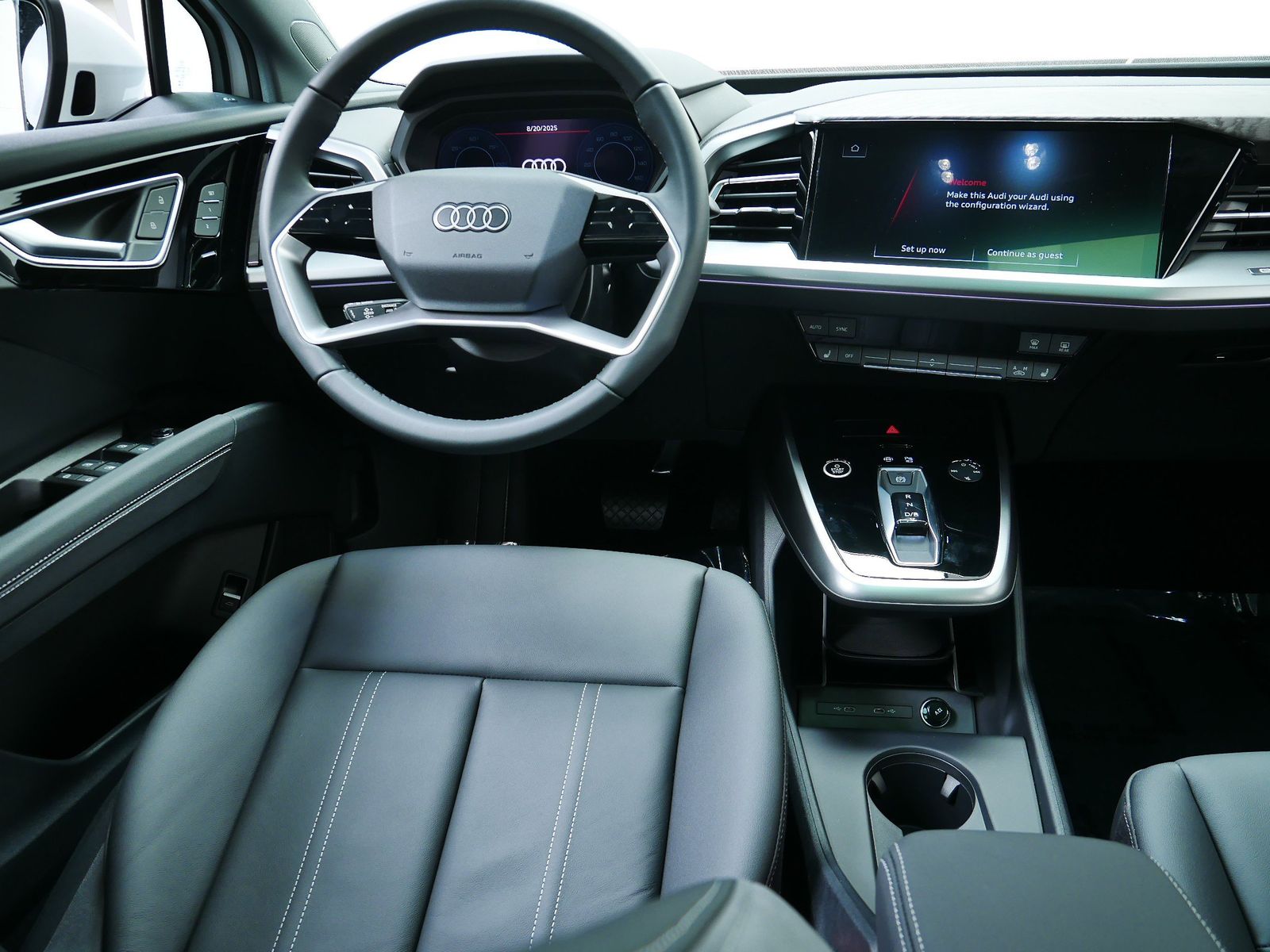 Thumbnail: 2025 Audi Q4 e-tron - 13