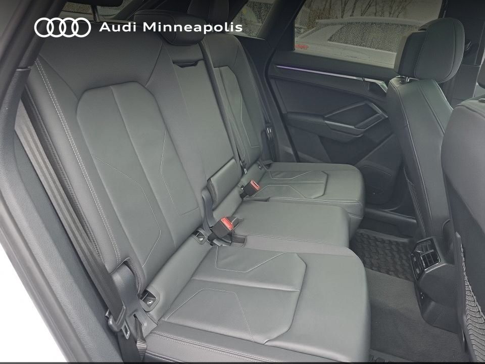 Thumbnail: 2023 Audi Q3 - 11