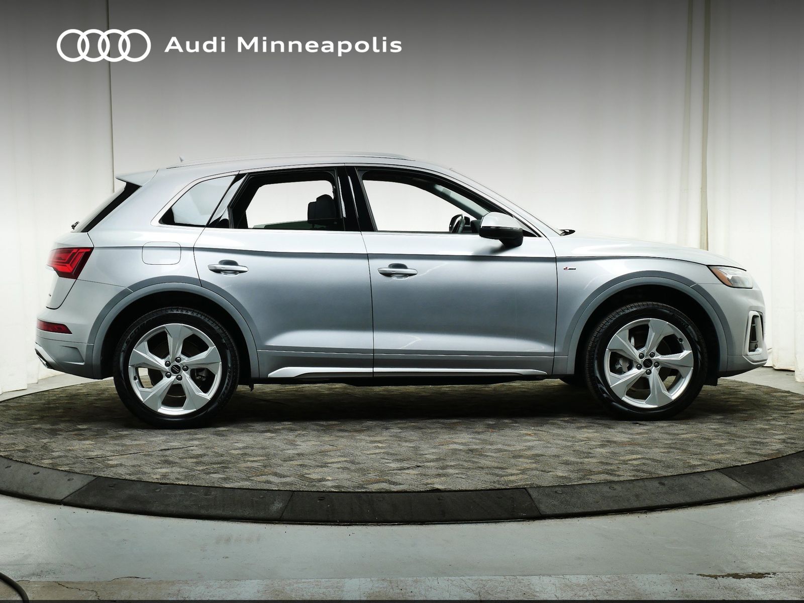 Thumbnail: 2025 Audi Q5 - 8