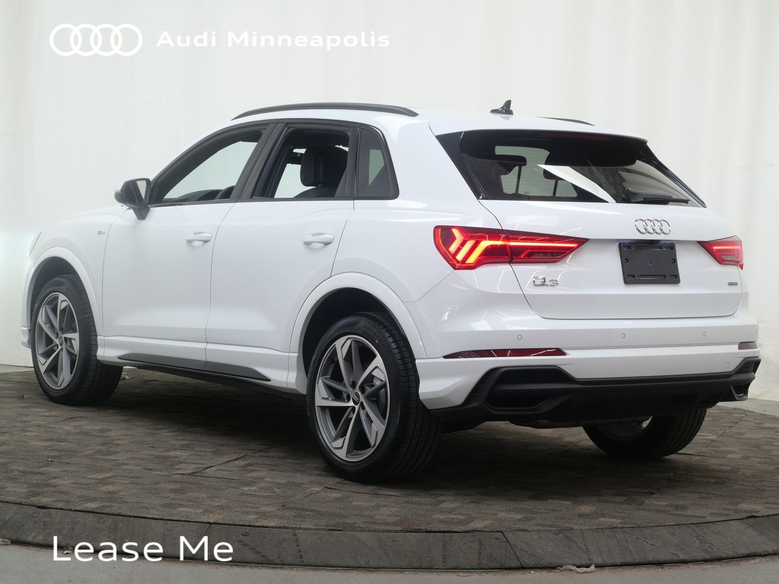 Thumbnail: 2025 Audi Q3 - 4