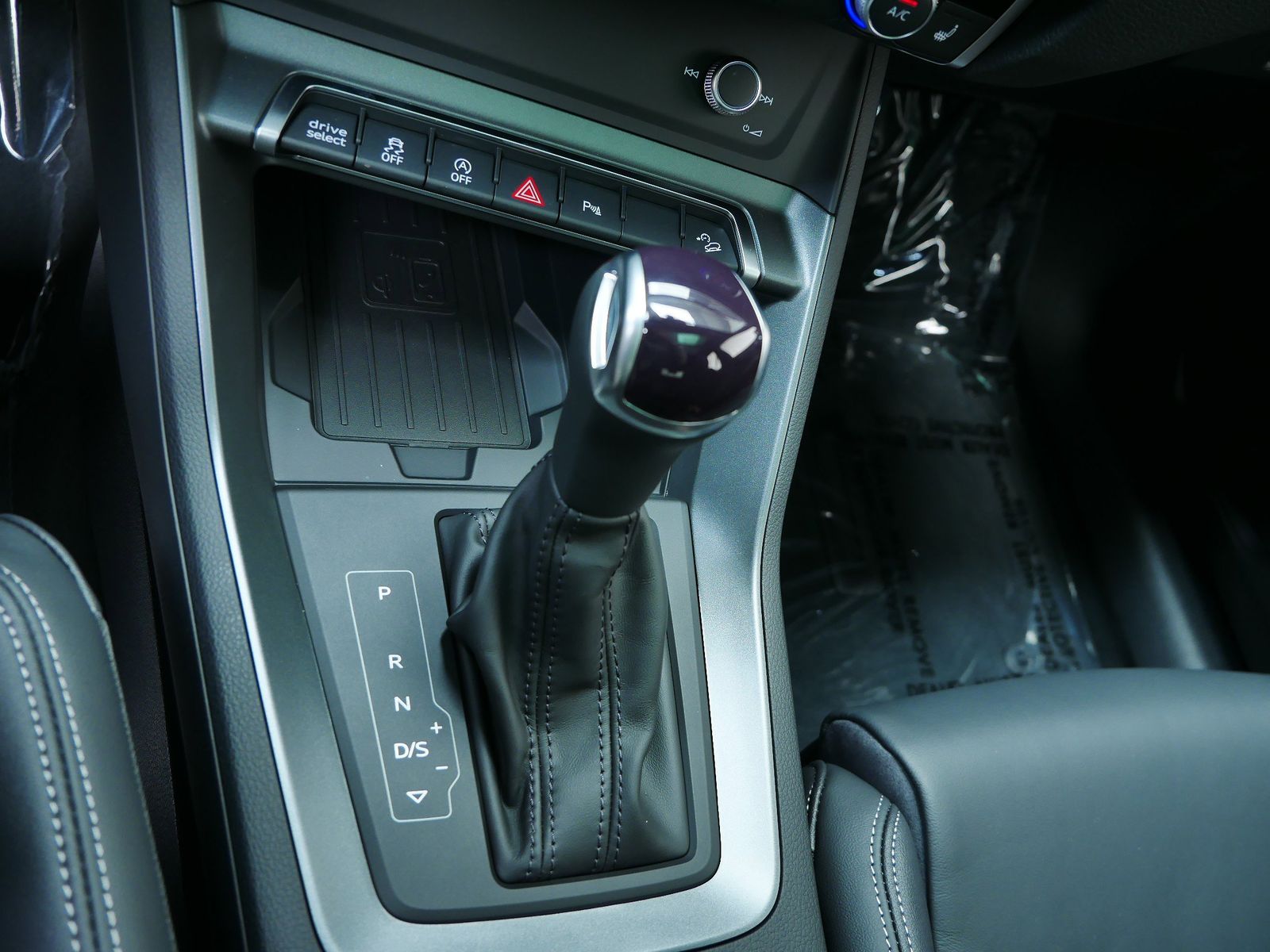 Thumbnail: 2025 Audi Q3 - 21