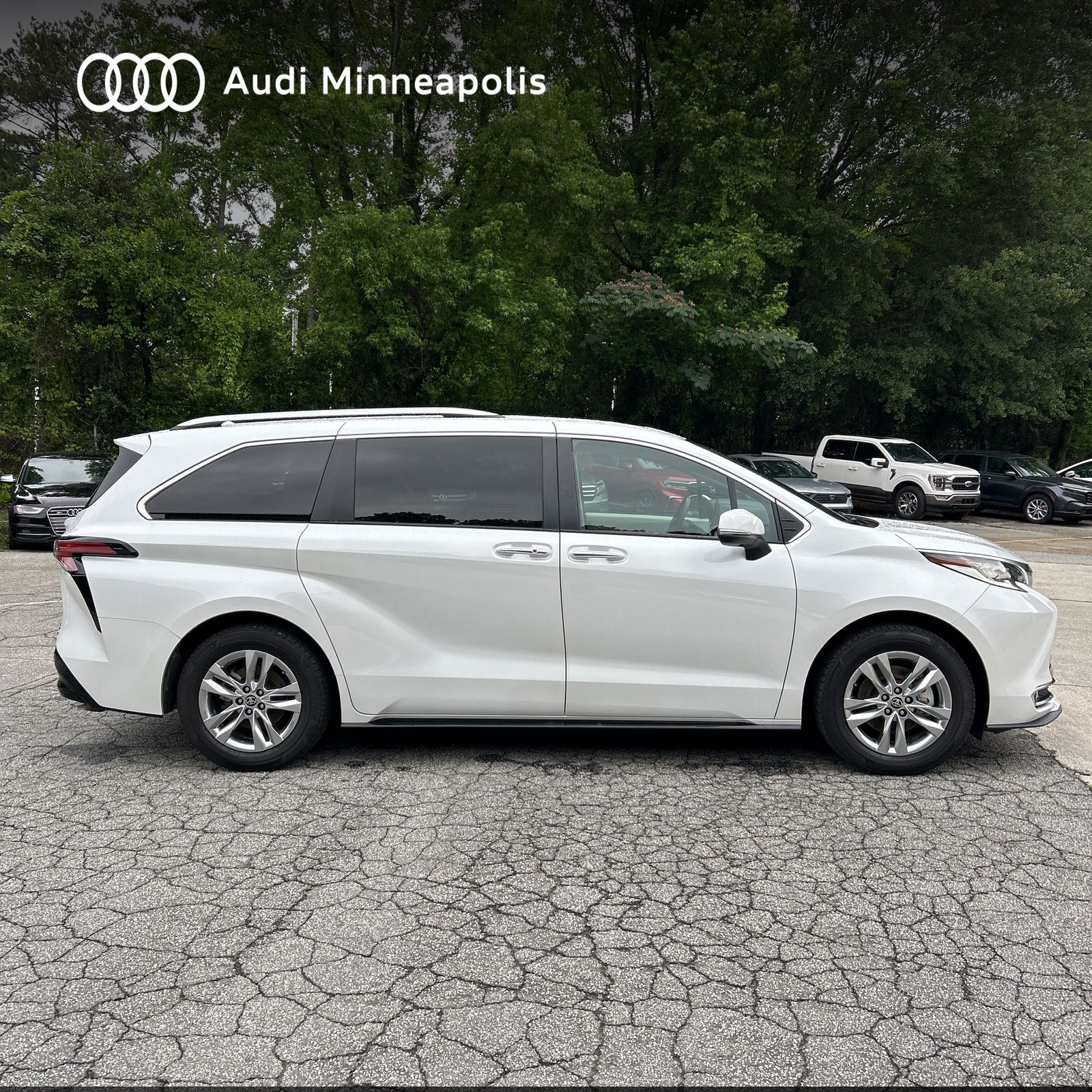 2022 Toyota Sienna Limited 6