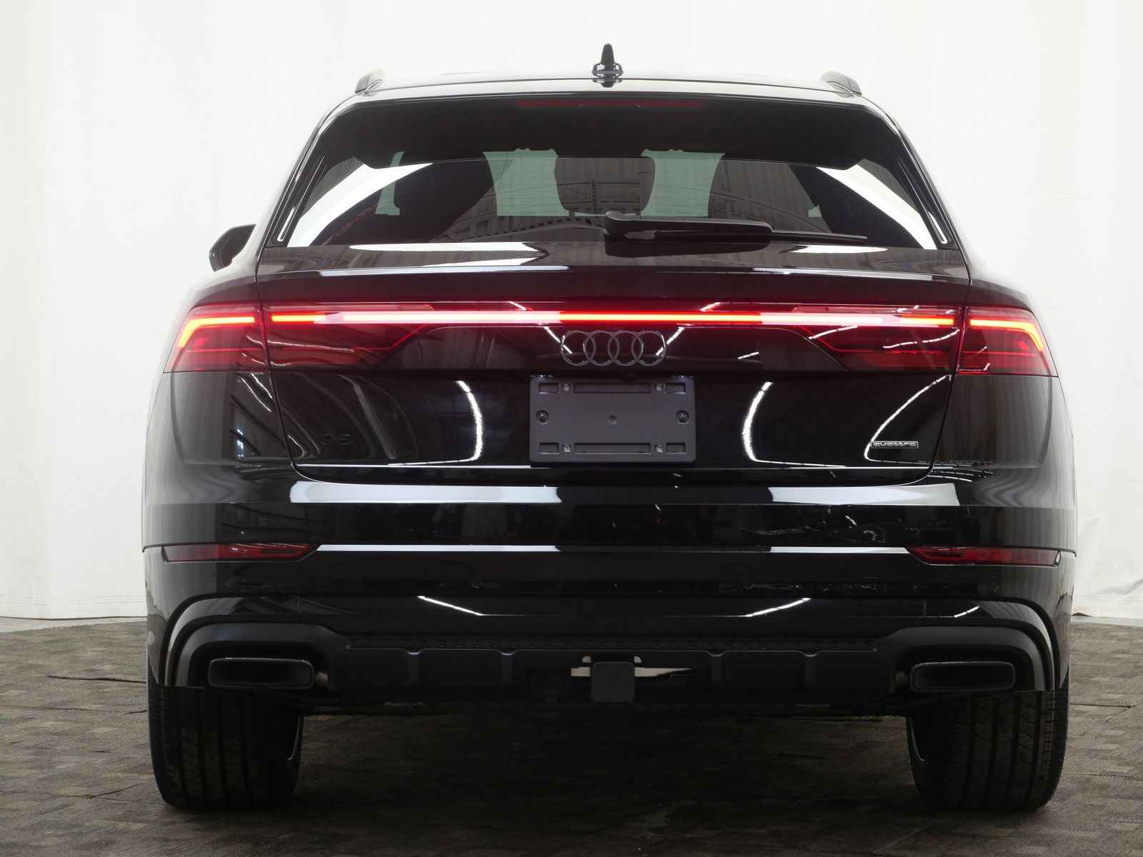 Thumbnail: 2026 Audi Q8 - 5