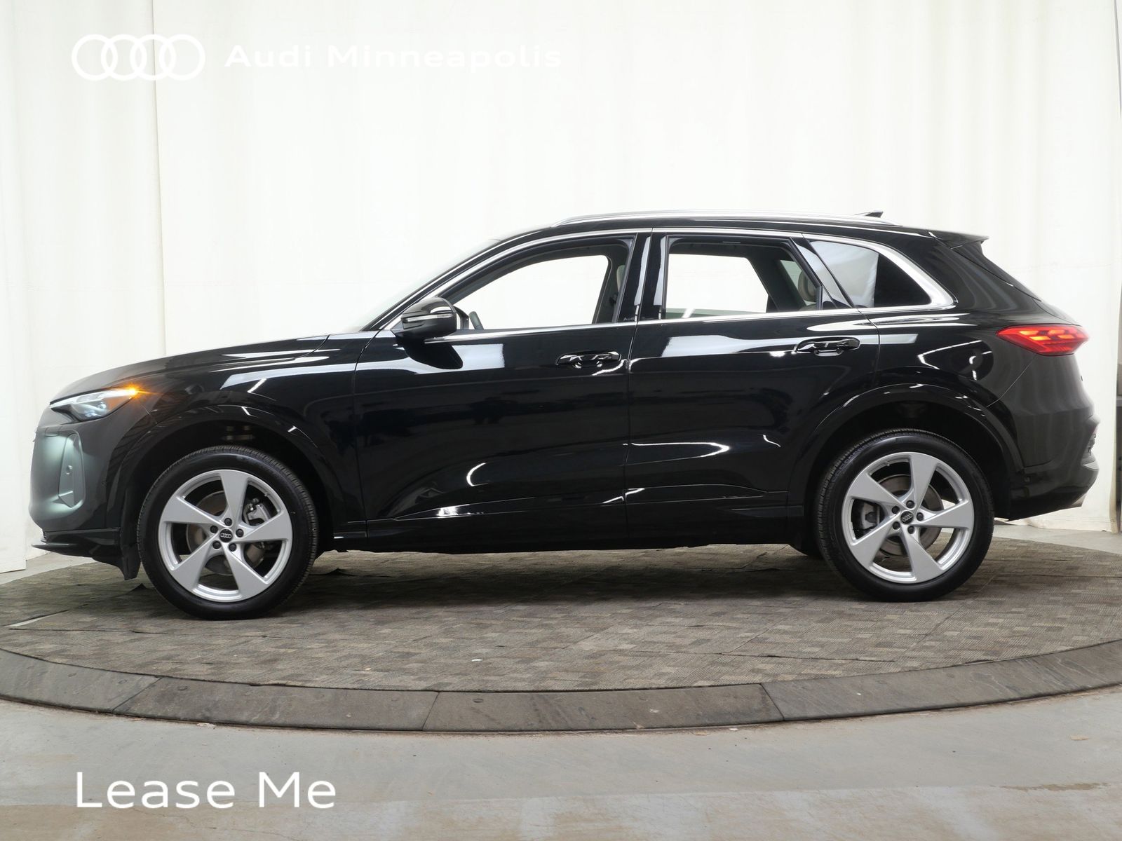 Thumbnail: 2025 Audi Q5 - 3