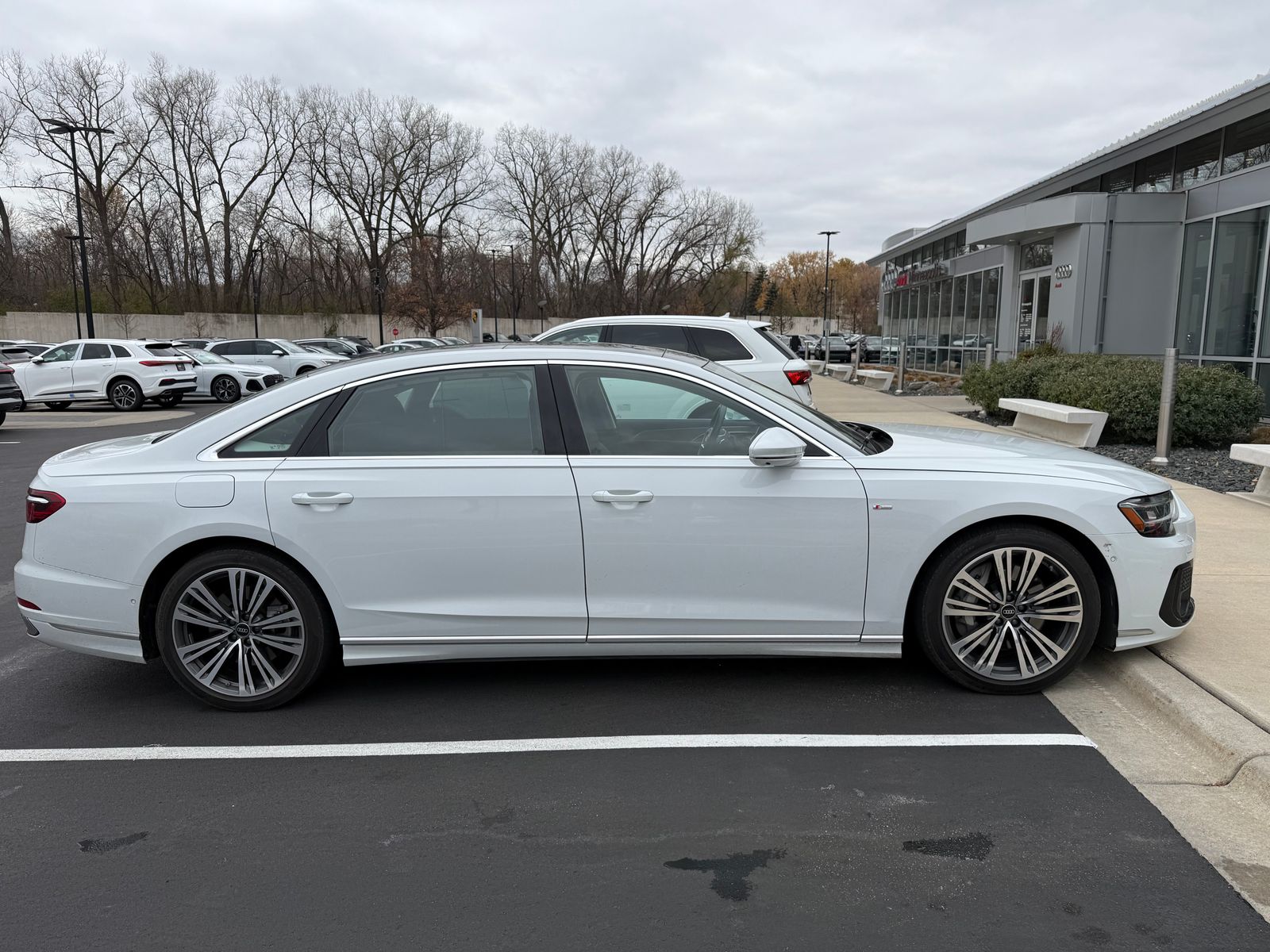 Thumbnail: 2022 Audi A8 - 5