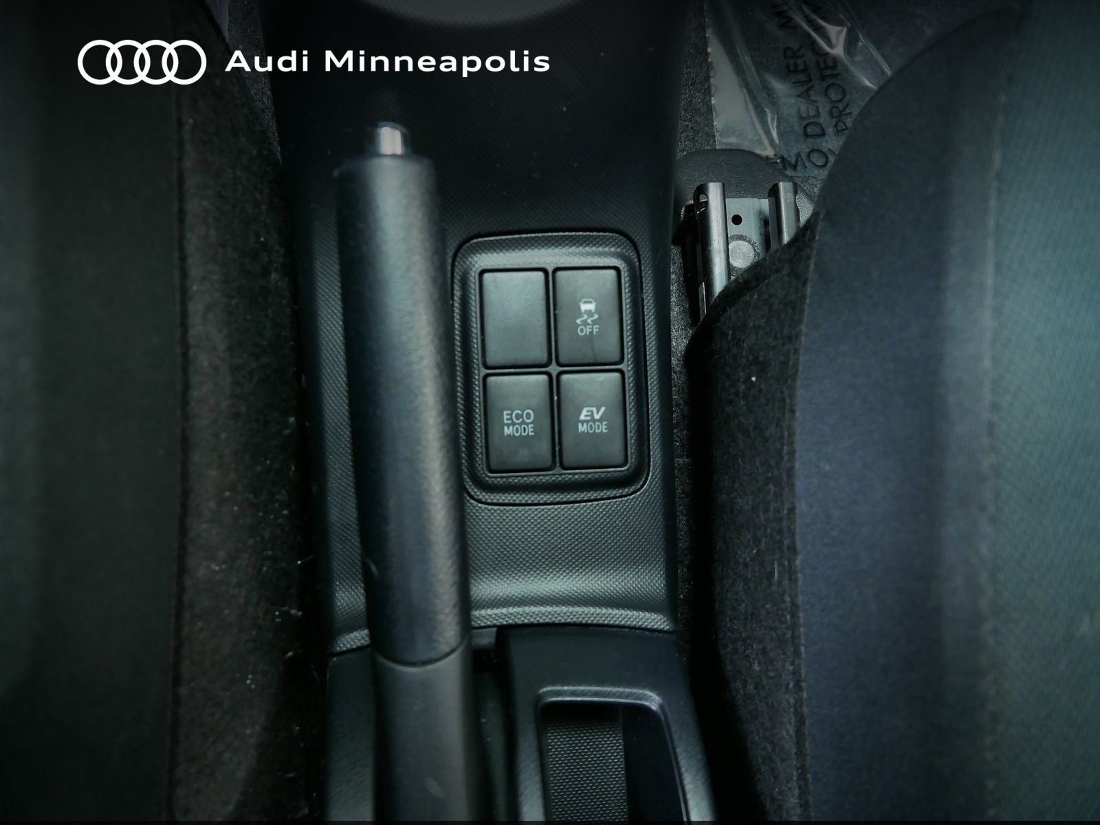 Thumbnail: 2015 Toyota Prius c - 22