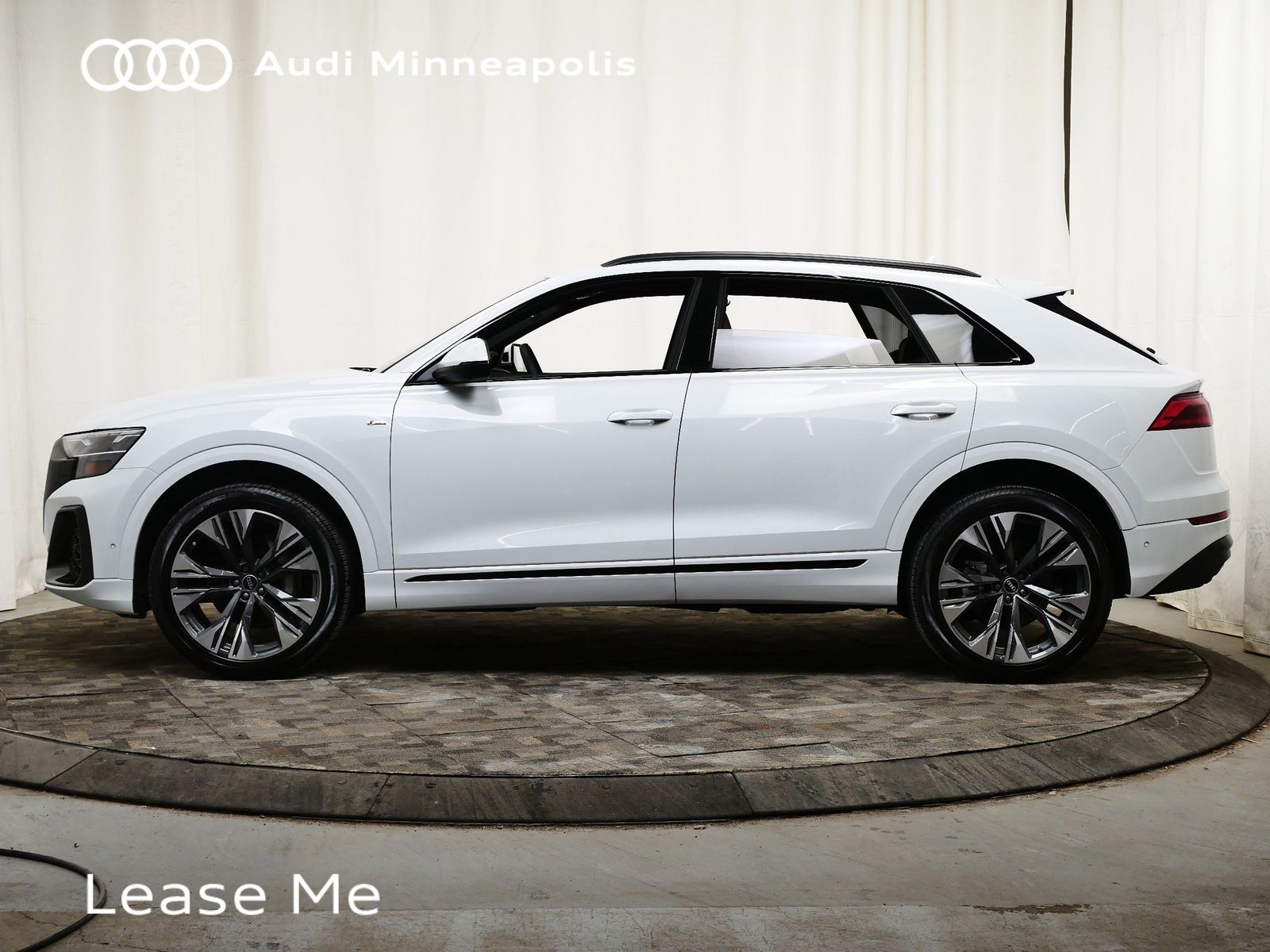 Thumbnail: 2026 Audi Q8 - 3