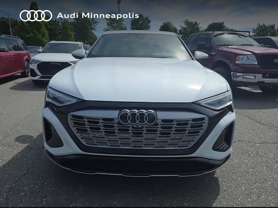 Thumbnail: 2024 Audi Q8 e-tron - 6