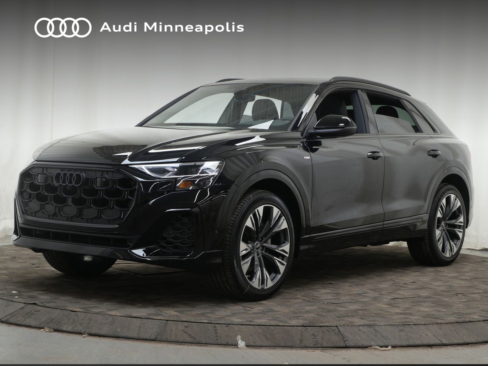 Thumbnail: 2026 Audi Q8 - 1