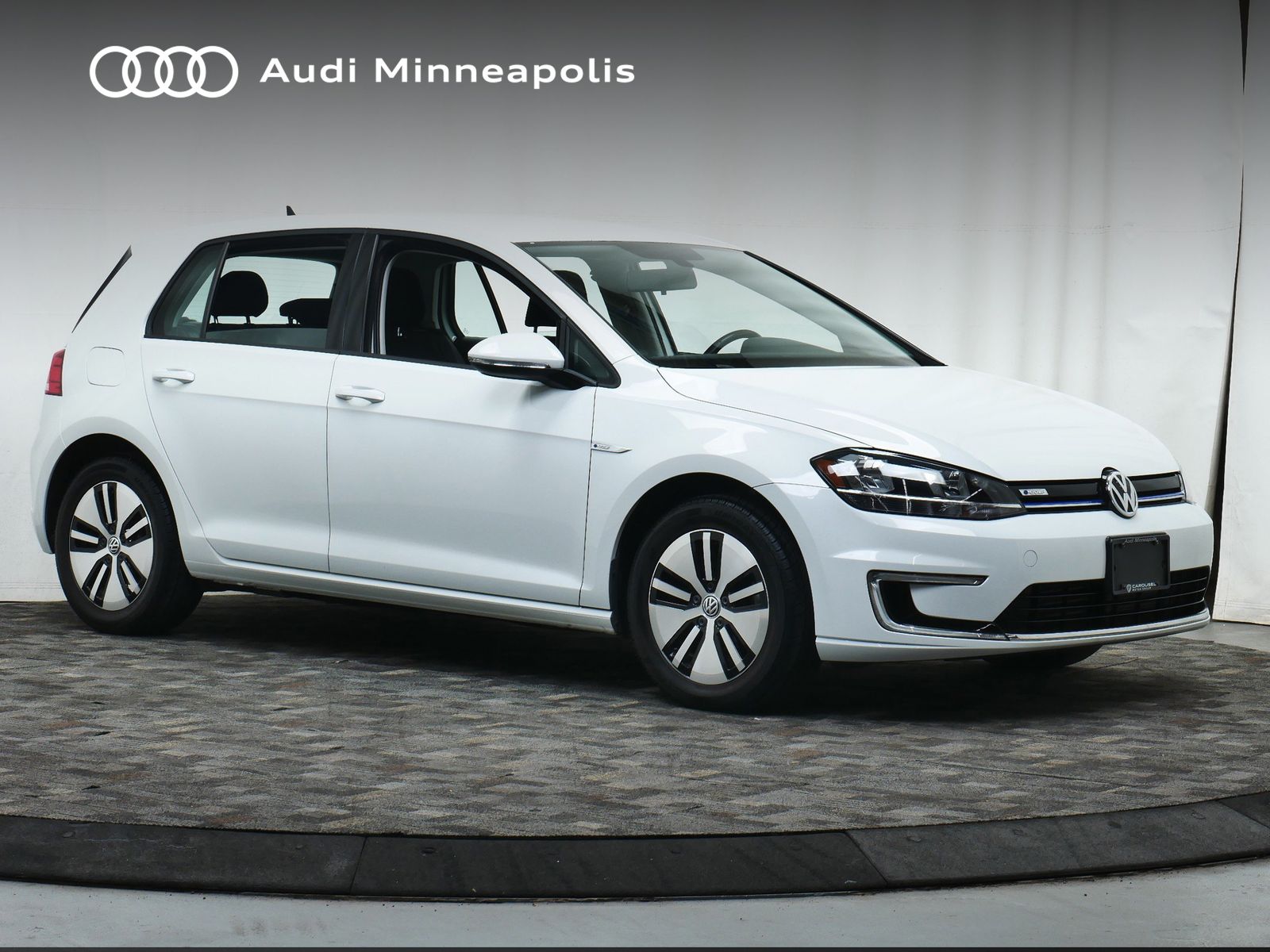 Thumbnail: 2018 Volkswagen e-Golf - 9