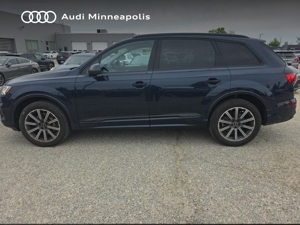 Thumbnail: 2023 Audi Q7 - 10