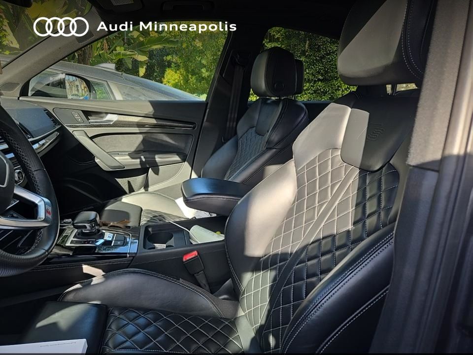 Thumbnail: 2023 Audi SQ5 - 10