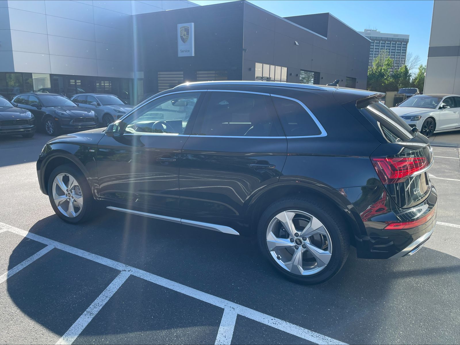 Thumbnail: 2022 Audi Q5 - 4