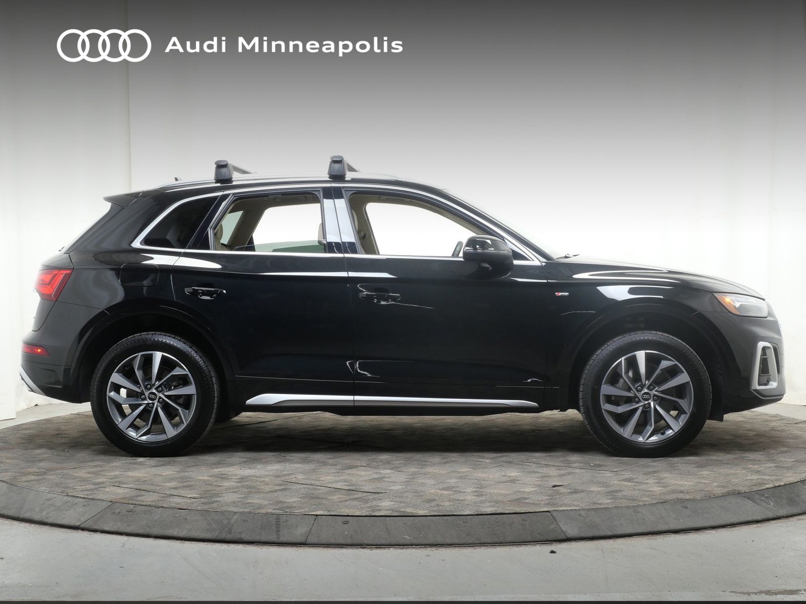 Thumbnail: 2023 Audi Q5 - 9