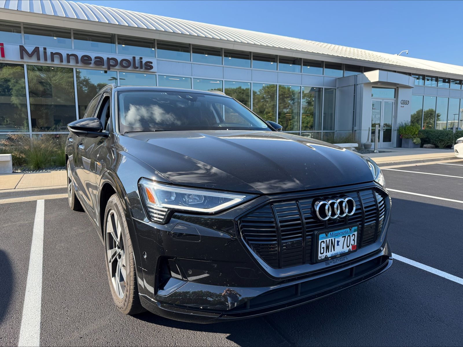 Thumbnail: 2022 Audi e-tron - 3