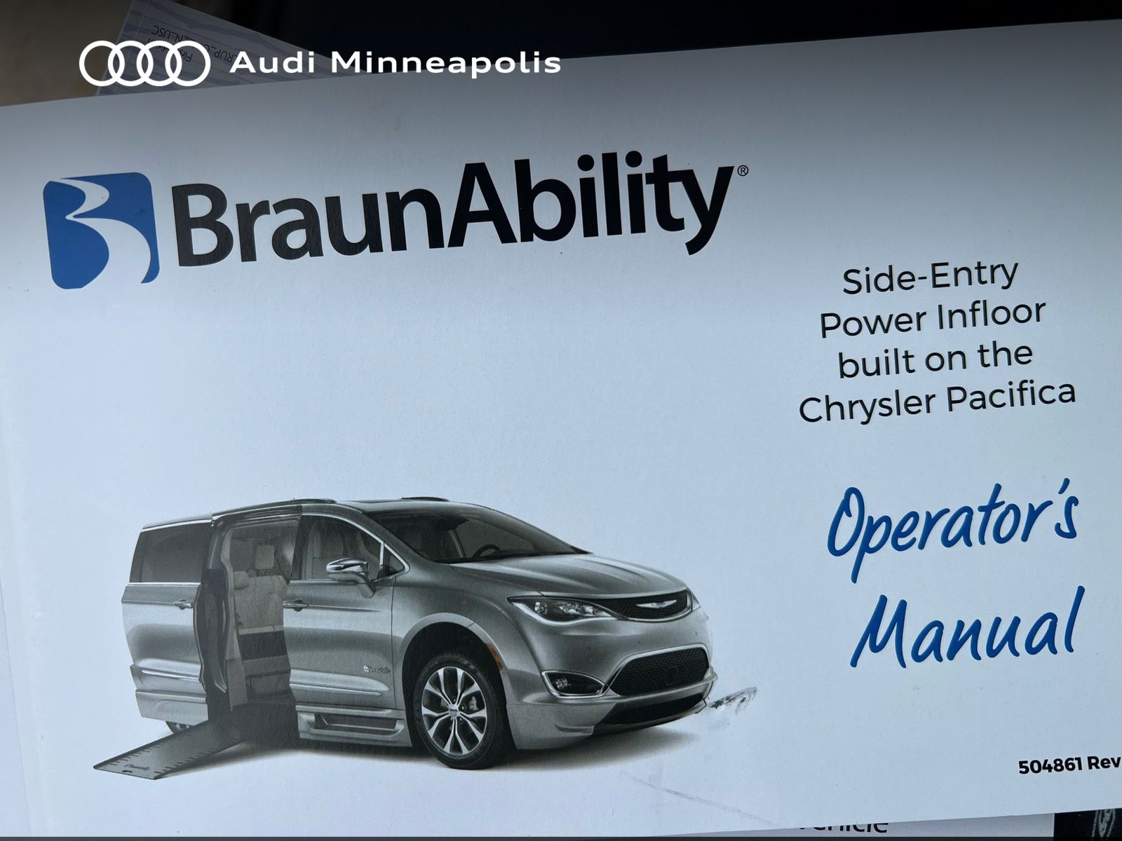 Thumbnail: 2023 Chrysler Pacifica - 16