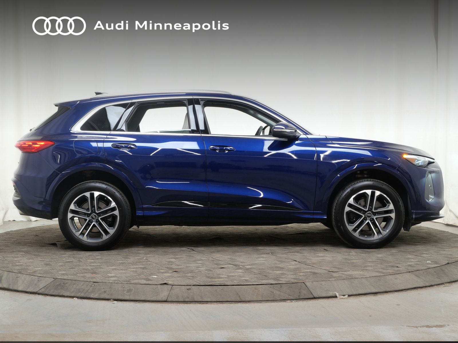 Thumbnail: 2025 Audi Q5 - 9