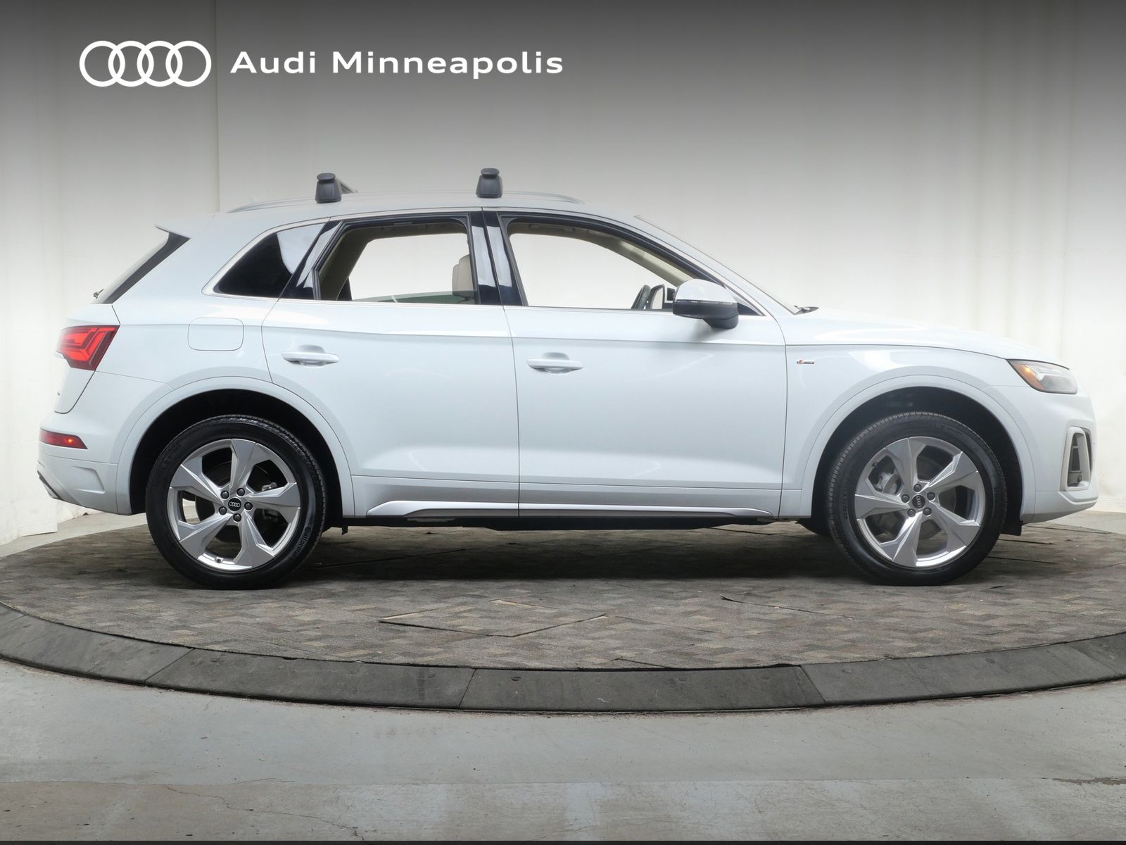 Thumbnail: 2023 Audi Q5 - 10