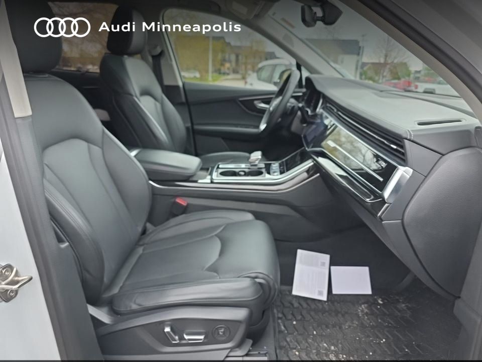 Thumbnail: 2023 Audi Q7 - 14