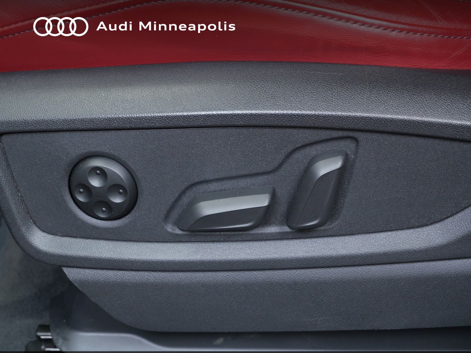 Thumbnail: 2023 Audi SQ5 - 14