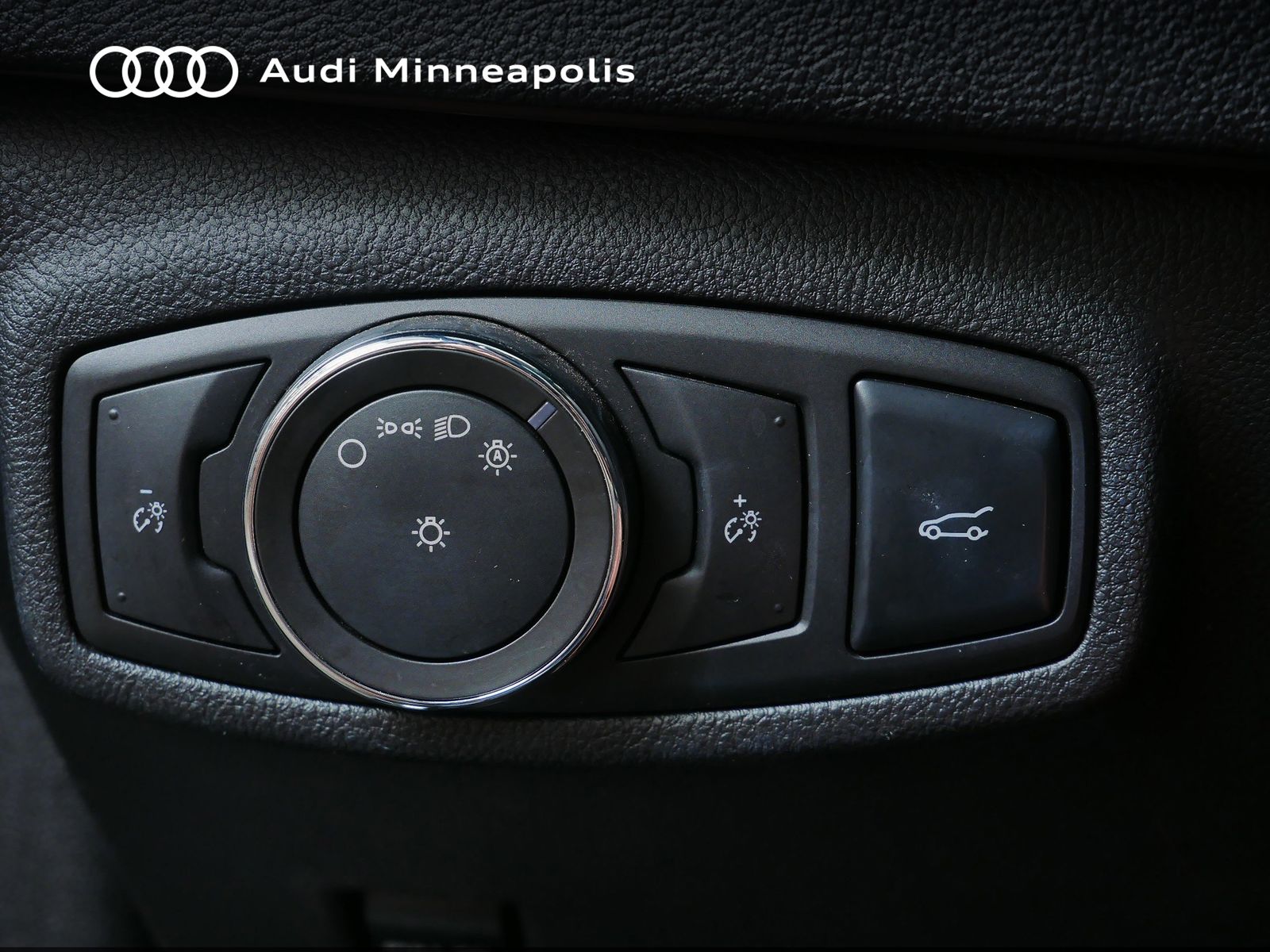 Thumbnail: 2017 Lincoln MKC - 19