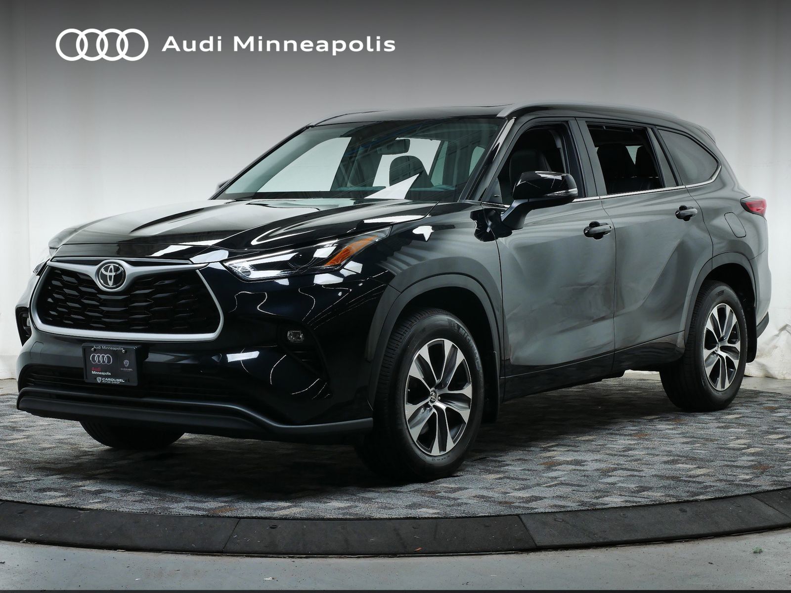 2023 Toyota Highlander L -
                  Golden Valley, MN