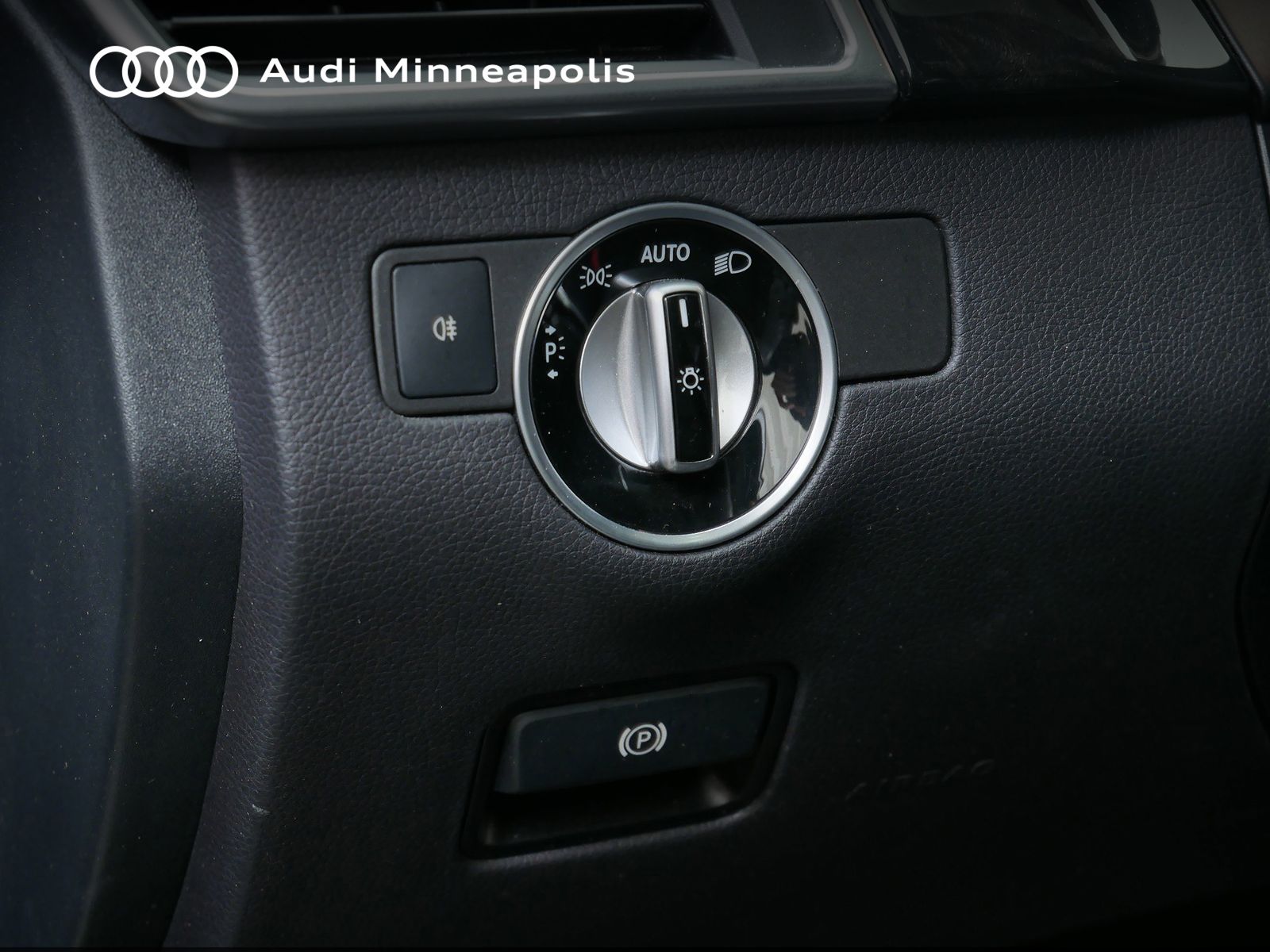 Thumbnail: 2015 Mercedes-Benz M-Class - 18