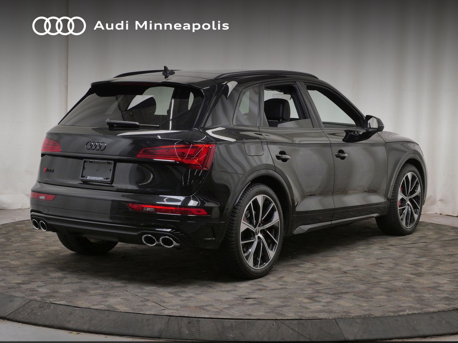 Thumbnail: 2023 Audi SQ5 - 8