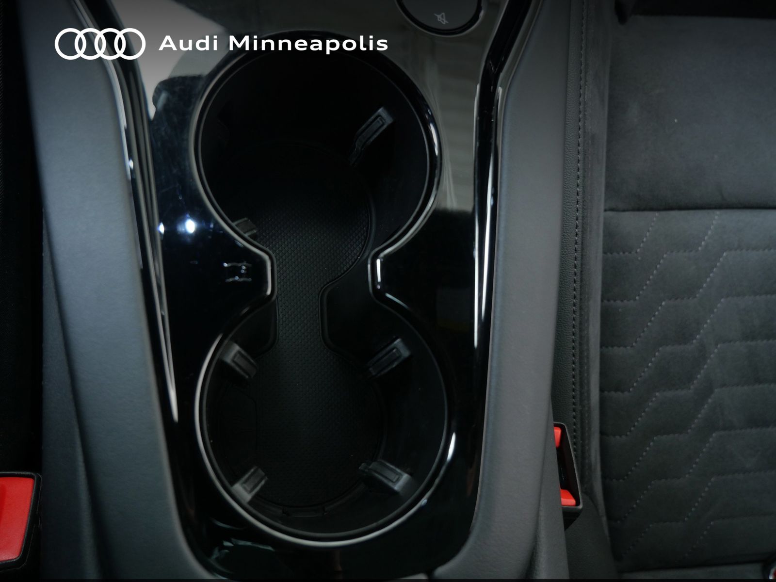 Thumbnail: 2023 Audi e-tron GT - 26