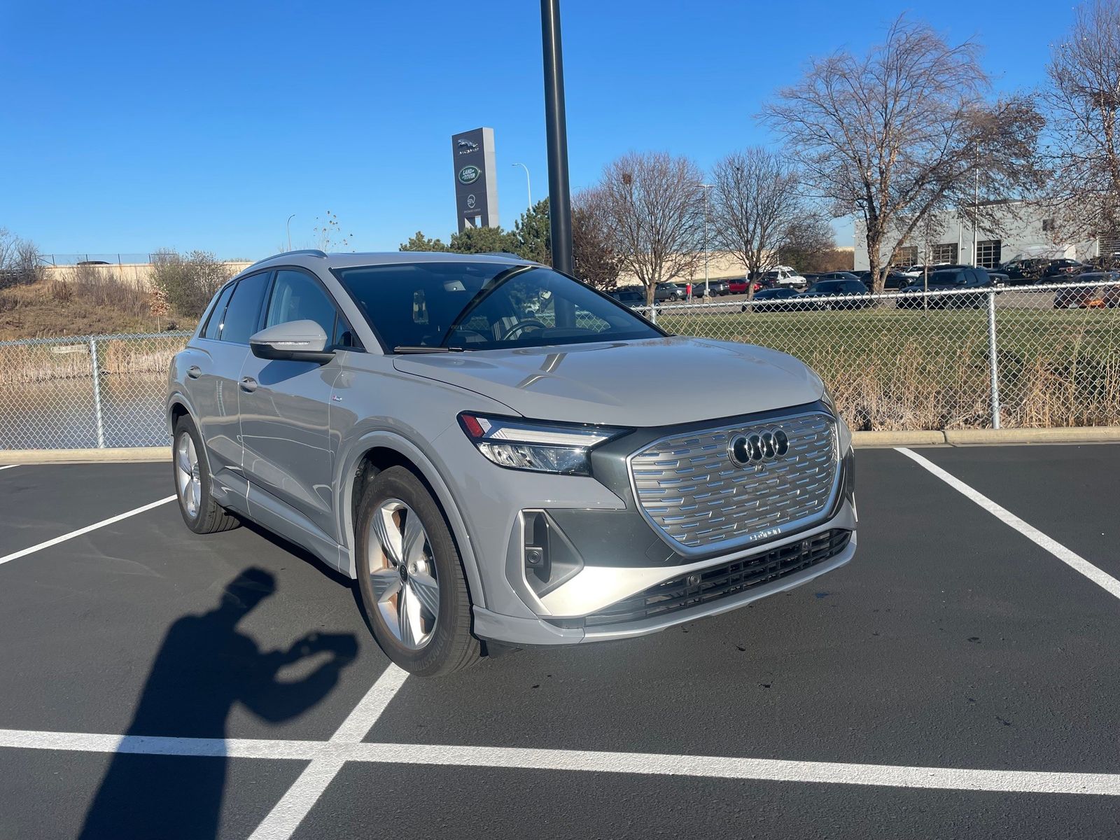 Thumbnail: 2024 Audi Q4 e-tron - 1