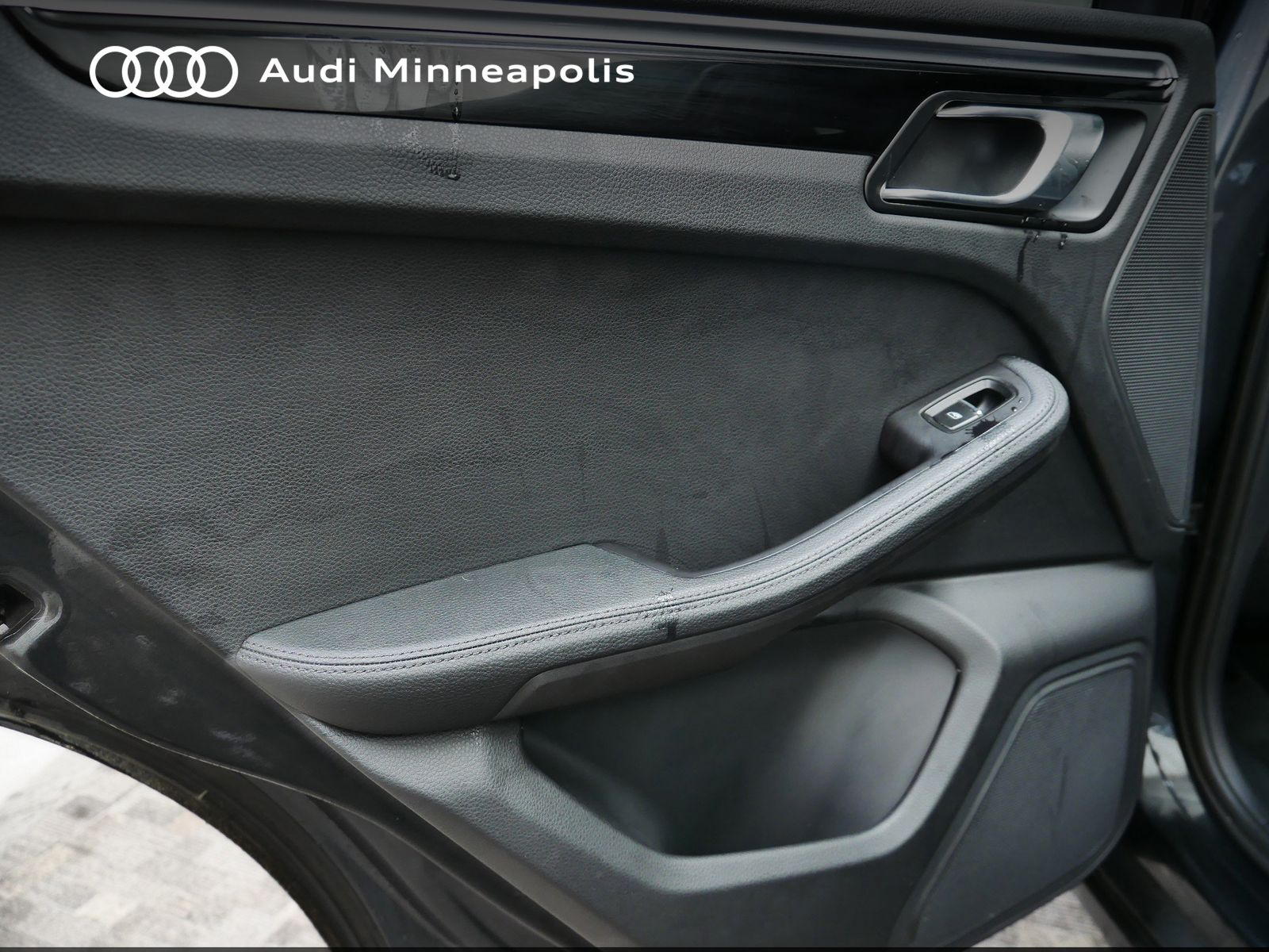 Thumbnail: 2023 Porsche Macan - 15