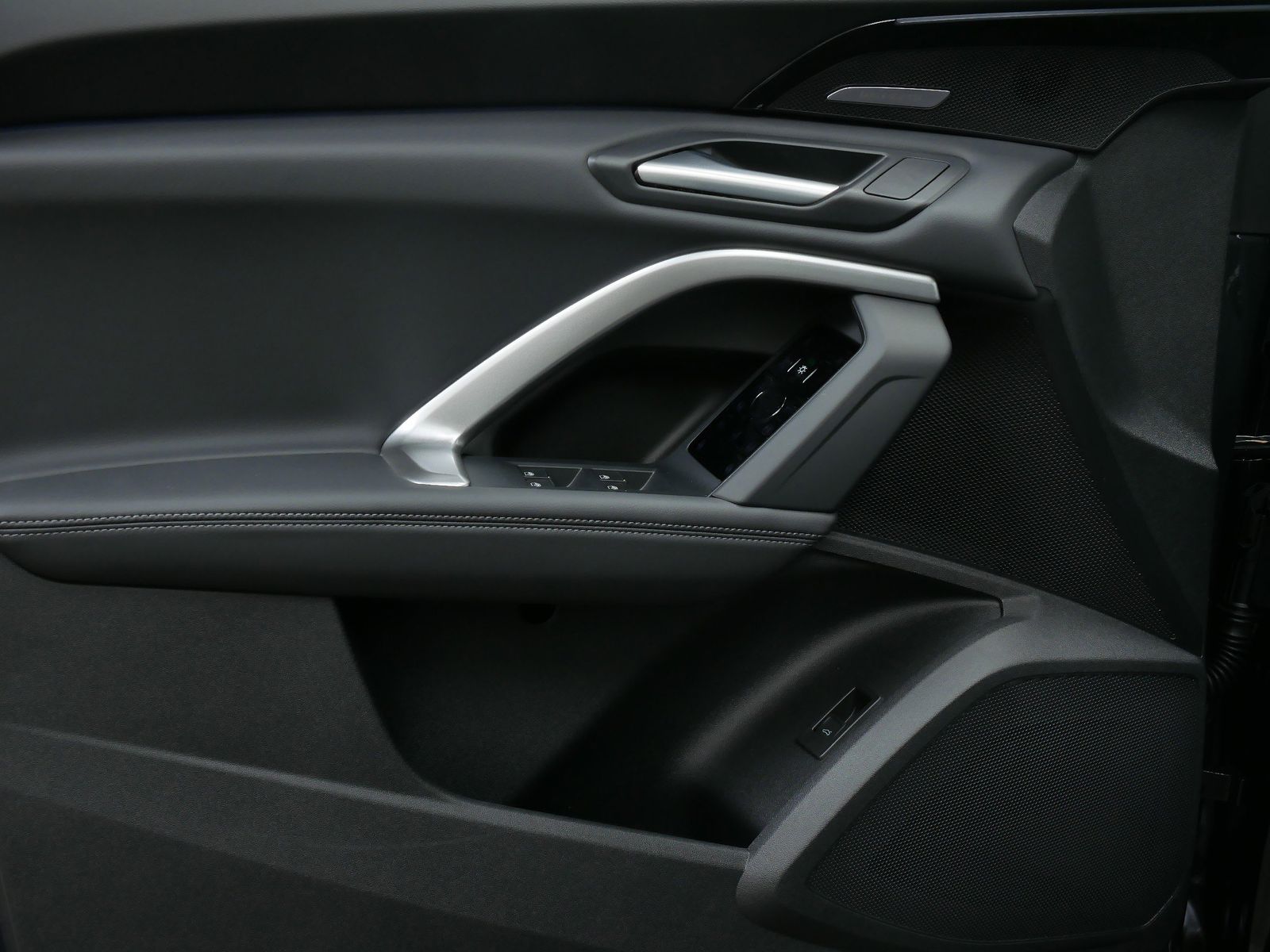 Thumbnail: 2025 Audi Q5 - 10