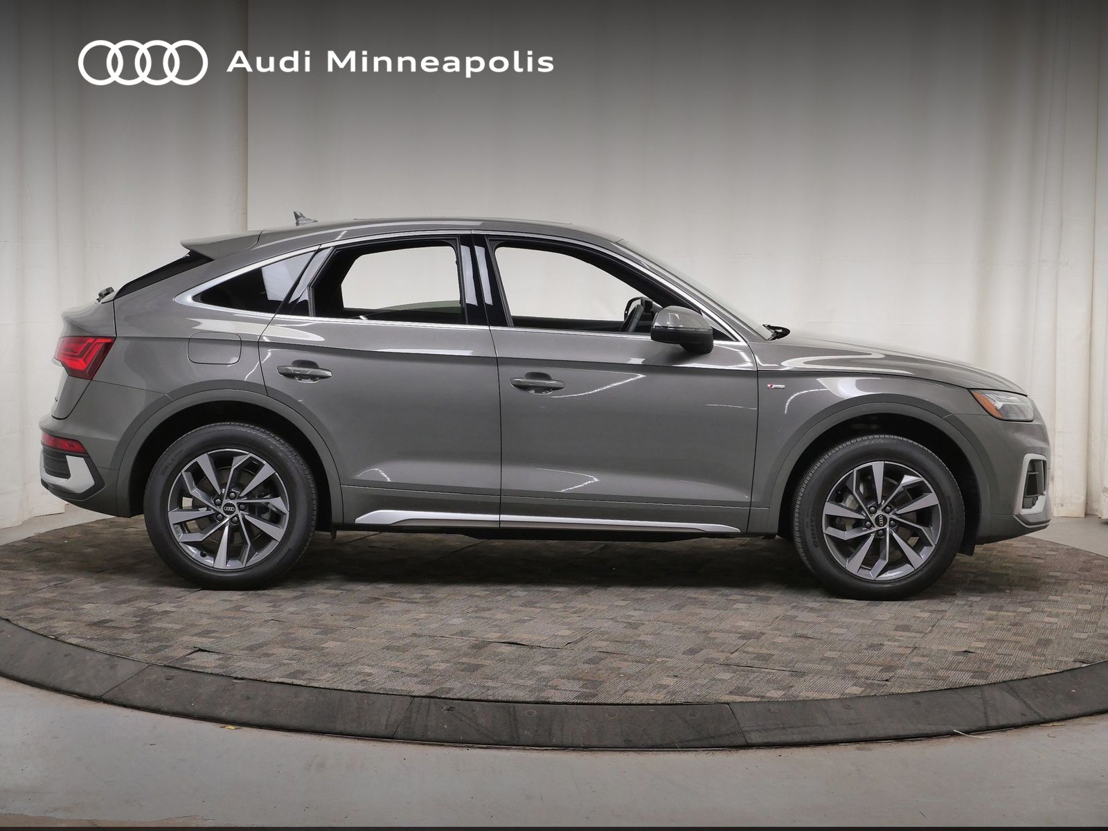 Thumbnail: 2023 Audi Q5 - 10