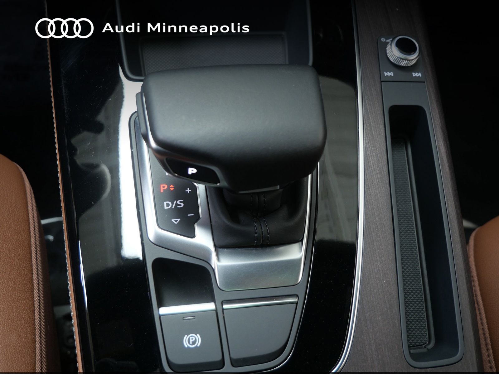 Thumbnail: 2023 Audi Q5 - 22