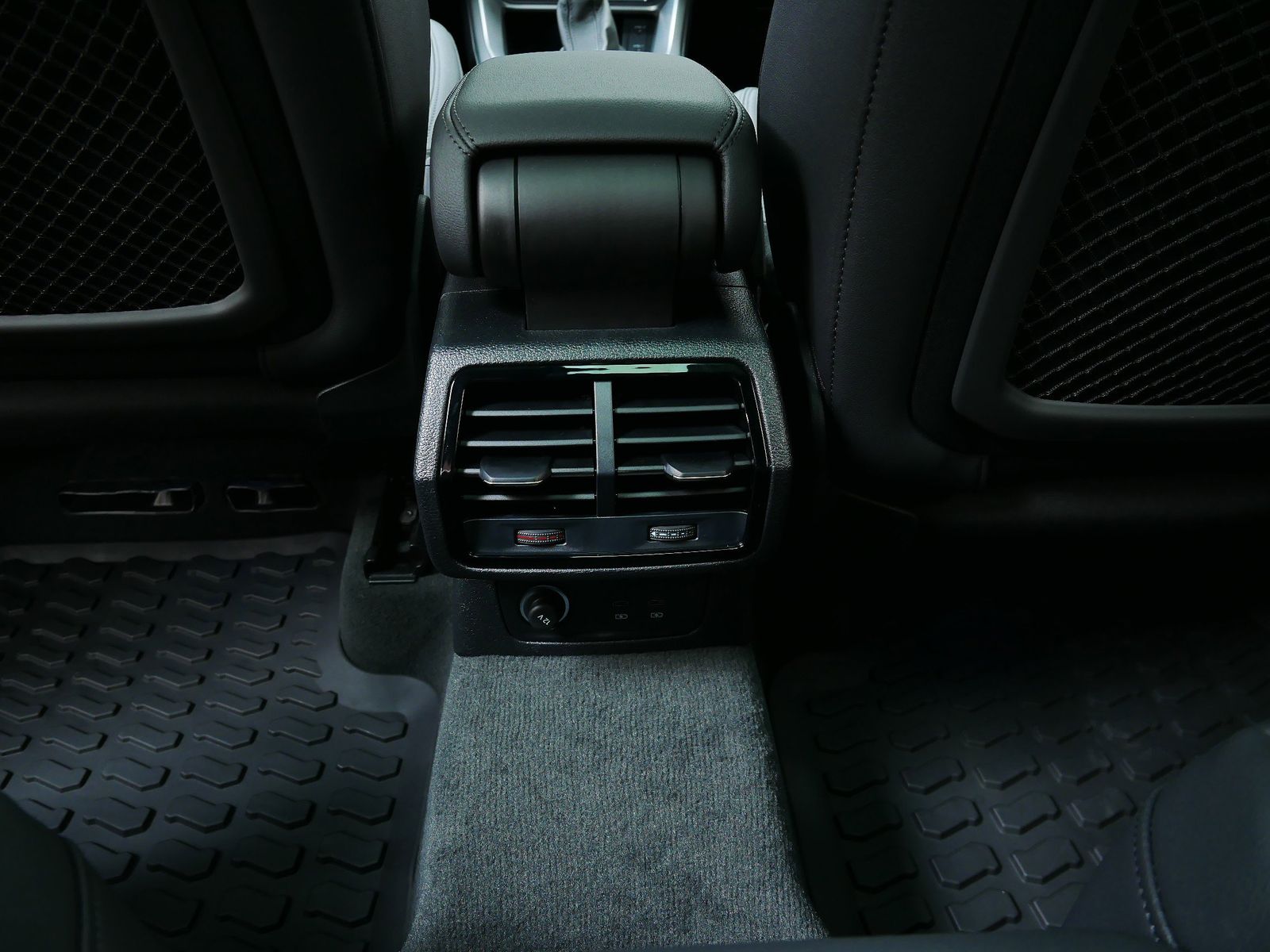 Thumbnail: 2025 Audi Q3 - 15