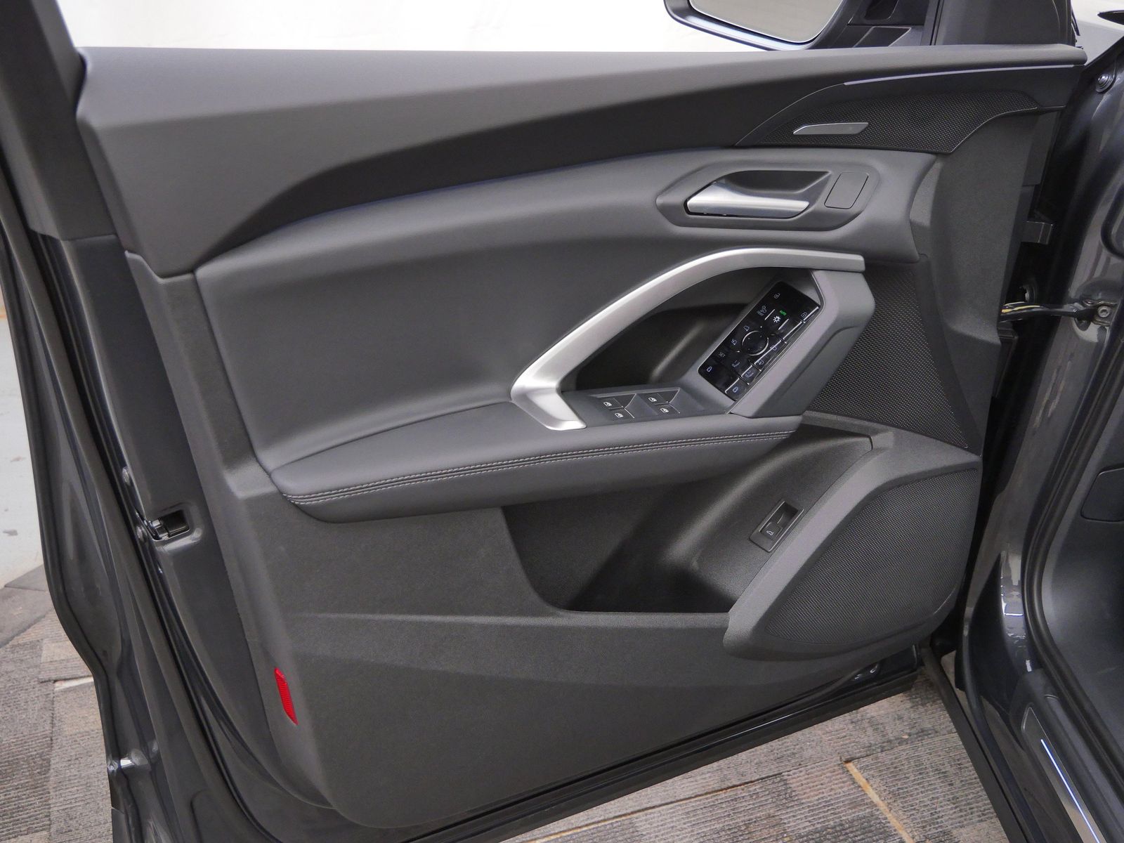 Thumbnail: 2026 Audi Q5 - 10