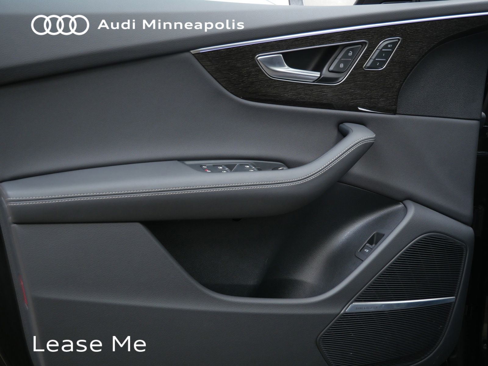 Thumbnail: 2025 Audi Q8 - 12