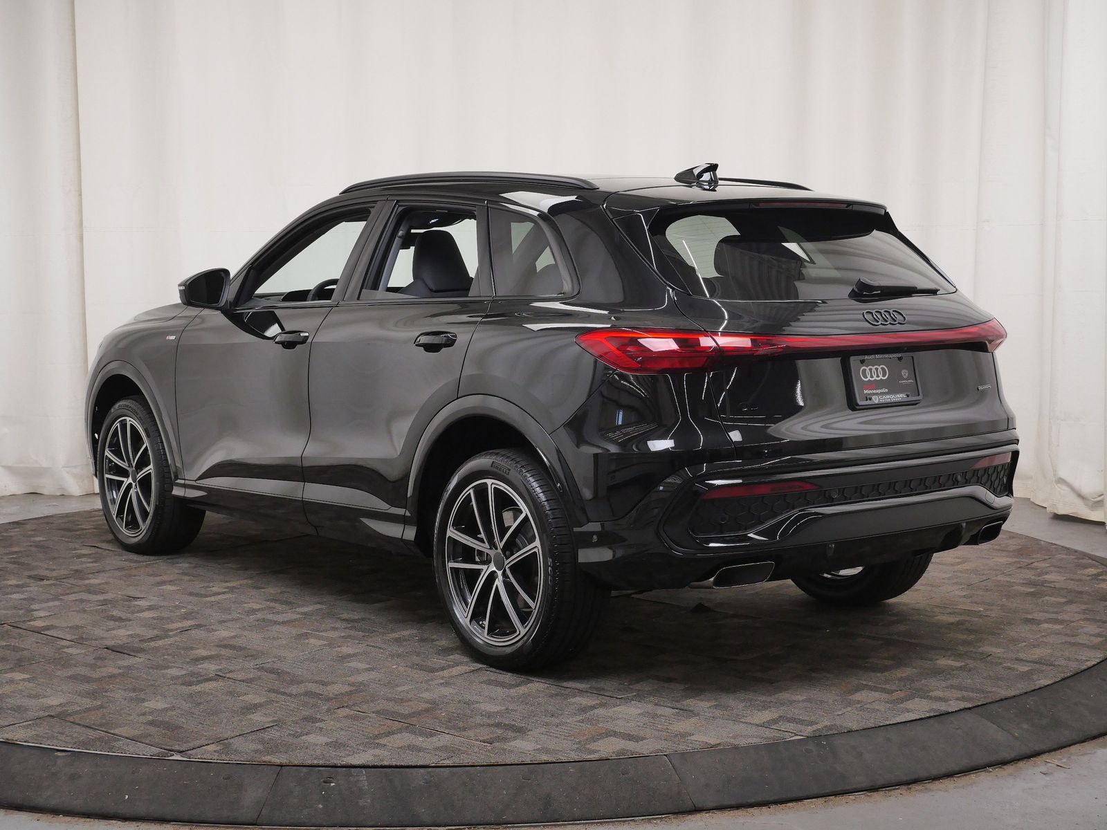 Thumbnail: 2026 Audi Q5 - 4