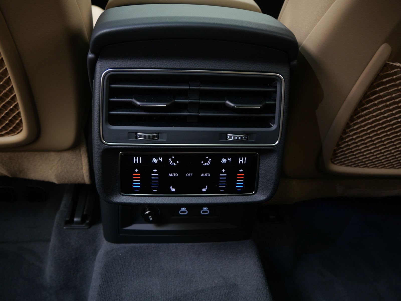 Thumbnail: 2026 Audi Q7 - 14